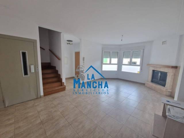 Casa en Venta en La Gineta