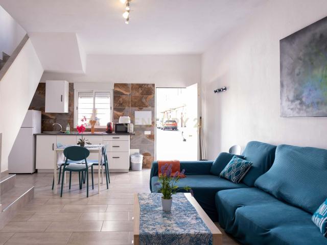 CASA EN VENTA EN LA JACA