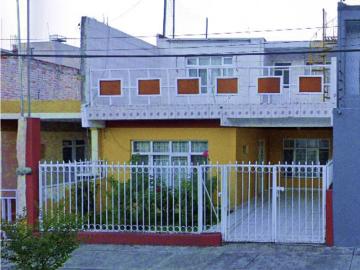 Casa en venta en La Luneta, Zamora, Michoacán de Ocampo