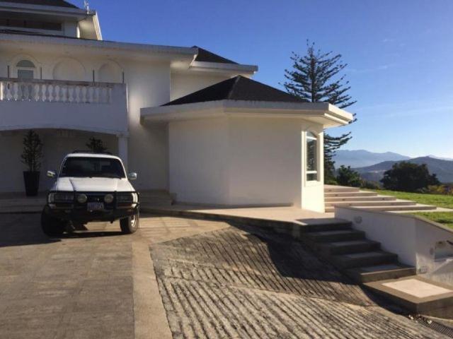 Casa en Venta en La Lagunita, Caracas