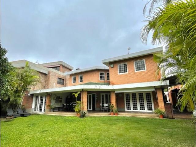 Casa en venta en La Lagunita, en calle cerrada Portón de los olivos