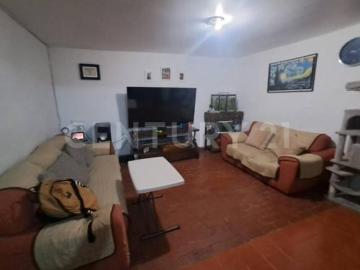Casa en venta en La Perla, Nezahualcoyotl, Estado de México