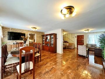 Casa en venta en La Perla a $250,000
