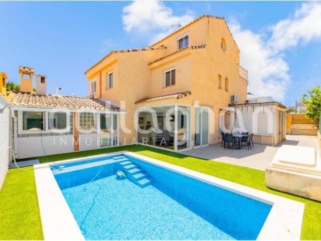Casa en Venta en La Pobla de Vallbona
