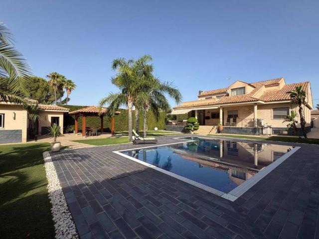 Casa en Venta en La Pobla de Vallbona