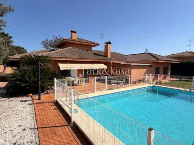 Casa en Venta en La Pobla de Vallbona