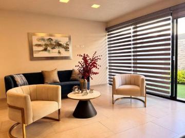 Casa en venta en la Privada San Angel 2 en San Luis Potosi de 4 recamaras, una en Planta Baja