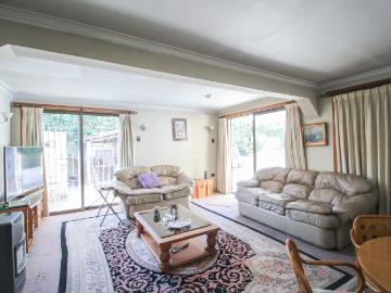Casa en Venta en La Reina 4 dormitorios 2 baños