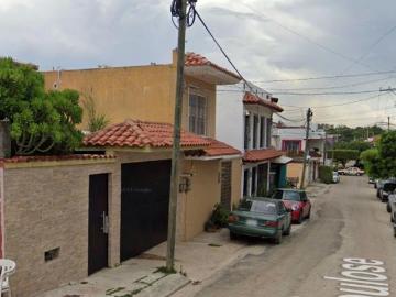 Casa en venta en La Salle, Tuxtla Gutiérrez, Chiapas CLJ