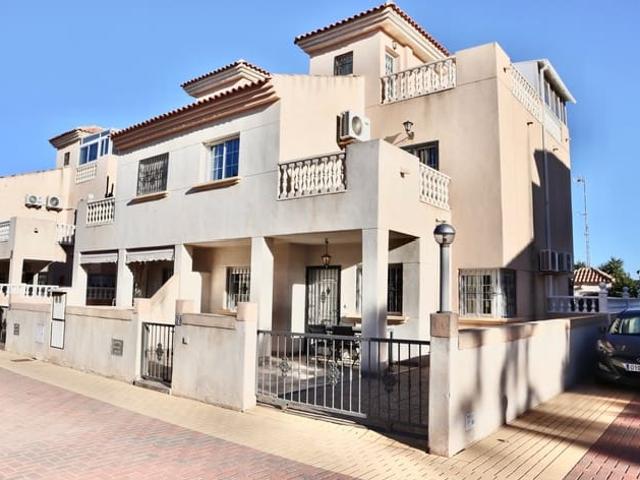 Casa en venta en La Siesta, Alicante Costa Blanca