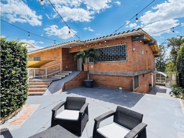 CASA EN VENTA EN LA TRINIDAD CALLE CERRADA