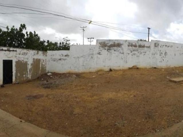 Casa en Venta en La Vela de Coro Falcón 103 m2. 2 hab