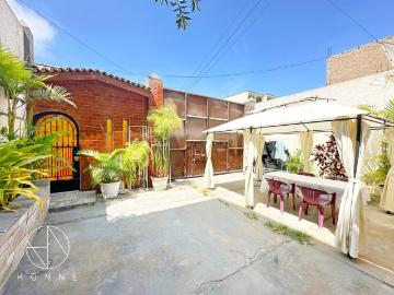 Casa en venta en La Victoria a $400,000
