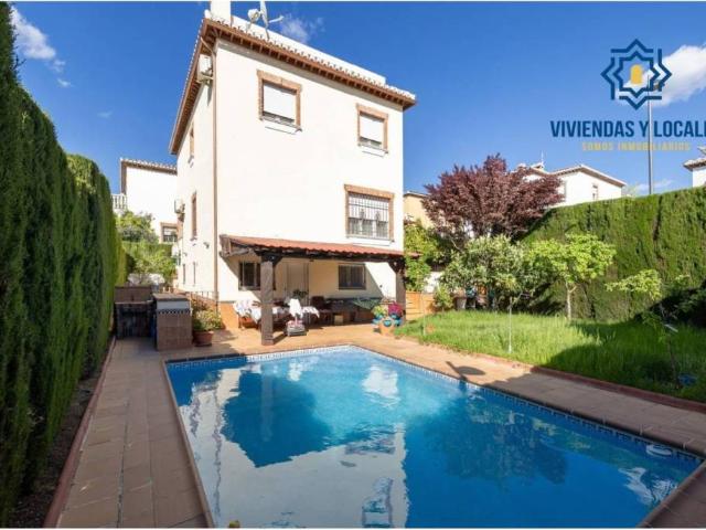 Casa en Venta en La Zubia