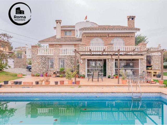 Casa en Venta en La Zubia