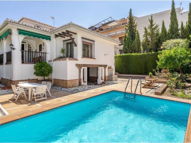 Casa en Venta en La Zubia