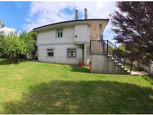 CASA EN VENTA EN LA ZONA DE O PINO