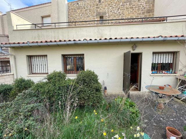 Casa en venta en Labastida. Casa de piedra con terreno y terraza. Casas.