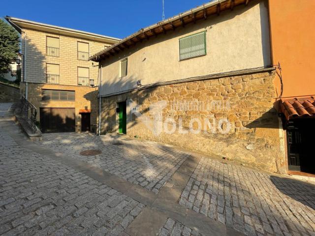 Casa en venta en Labastida. Casa de piedra para reformar en el Centro Histórico, en la parte alta del municipio. Casas.