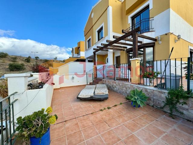 Casa en venta en Lagos. CHALET PAREADO DE LUJO EN LAGOS. Casas.