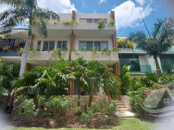 Casa En Venta En Laguna I Puerto Cancun