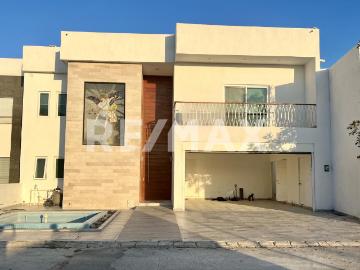 CASA EN VENTA EN LAS TROJES