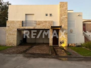 CASA EN VENTA EN LAS TROJES