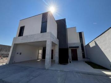 CASA EN VENTA EN LAS VIÑAS CON ALBERCA