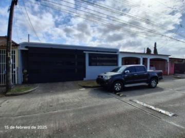 Casa en venta en las acacias lote 1055