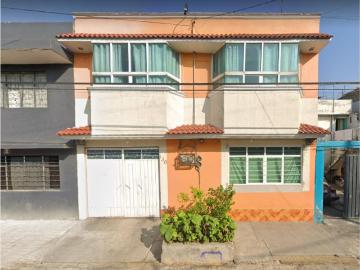 Casa en venta en Las Aguilas, Nezahualcóyotl, México