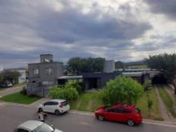 Casa en VENTA EN LAS CAÑITAS BARRIO PRIVADO
