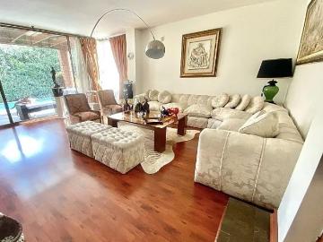 Casa en Venta en Las Condes 4 dormitorios 4 baños