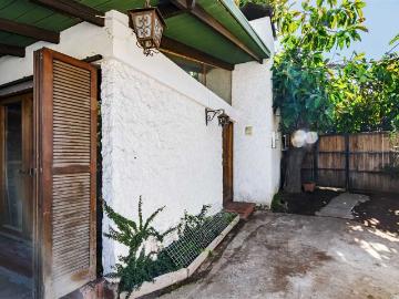 Casa en Venta en Las Condes 5 dormitorios 2 baños