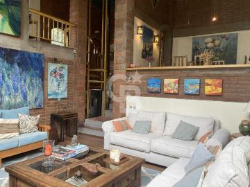Casa en Venta en Las Condes 6 dormitorios 4 baños
