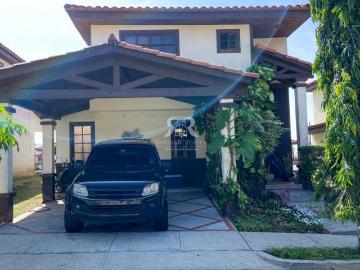 Casa en venta en Las Cumbres Mirador del Lago