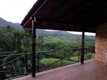 Casa en Venta en Las Cumbres Las Cumbres Panamá 350 m2. 5 hab