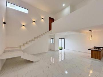 CASA EN VENTA EN LAS HIGUERAS, RIVIERA VERACRUZANA CON RECAMARA PRINCIPAL EN PLENTA BAJA – AMPLIA