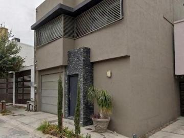 Casa en venta en Las Lomas con Alberca, Zona cumbres García