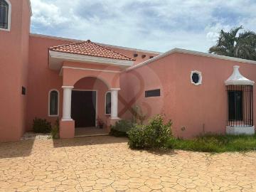 Casa en venta en las Margaritas Cholul, estilo finca