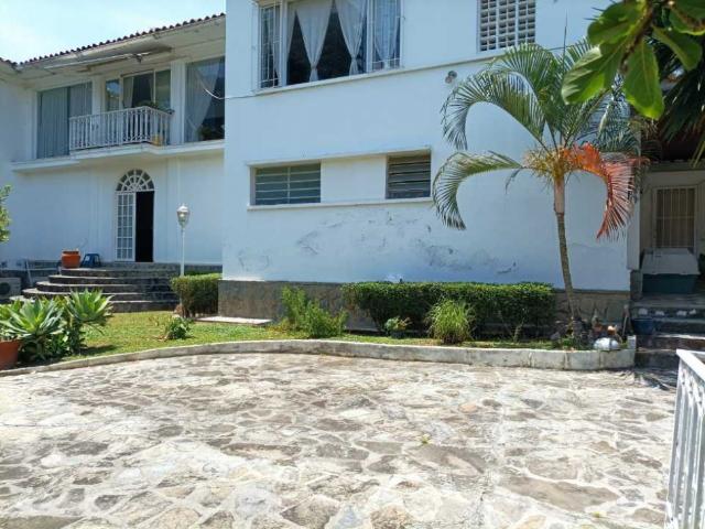 Casa en venta en las Mercedes KB06