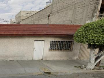 Casa en venta en Las Palmas, Nezahualcóyotl, México