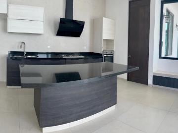 CASA EN VENTA EN LAS PLAZAS