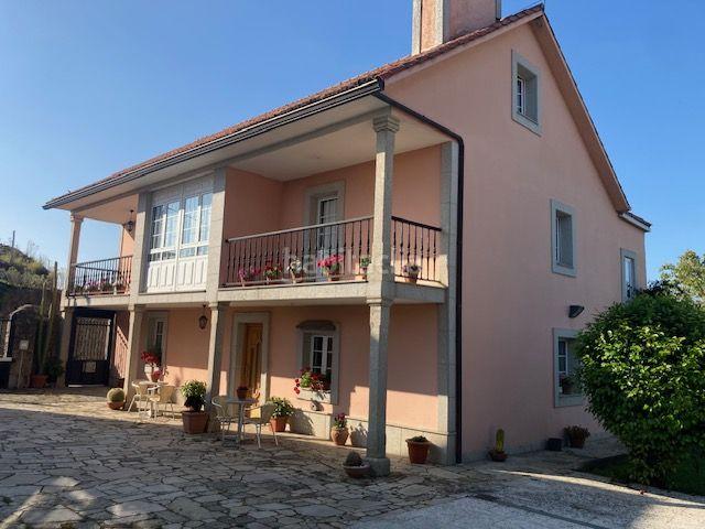 Casa en venta en Laracha. CASA CENTRICA DE PIEDRA MUY SOLEADA RESTAURADA LISTA PARA VIVIR. Casas.