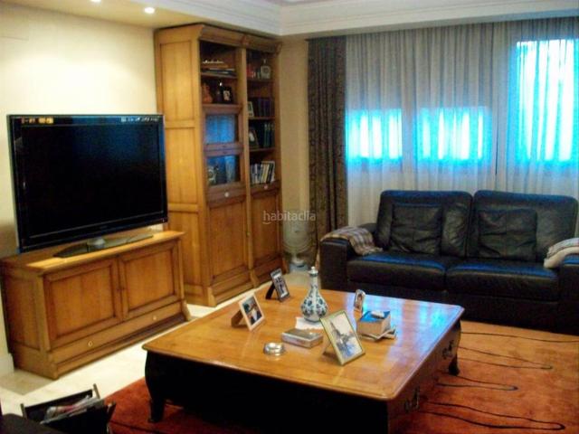 Casa en venta en Lardero. Magnifico chalet sin barreras arquitectónicas. Casas.