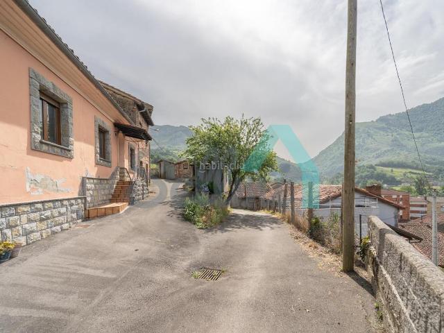 Casa en venta en Laviana. Casas.