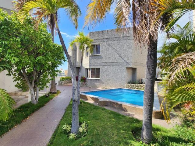 Casa en Venta en Lechería Complejo Turístico El Morro Anzoátegui 220 m2. 4 hab