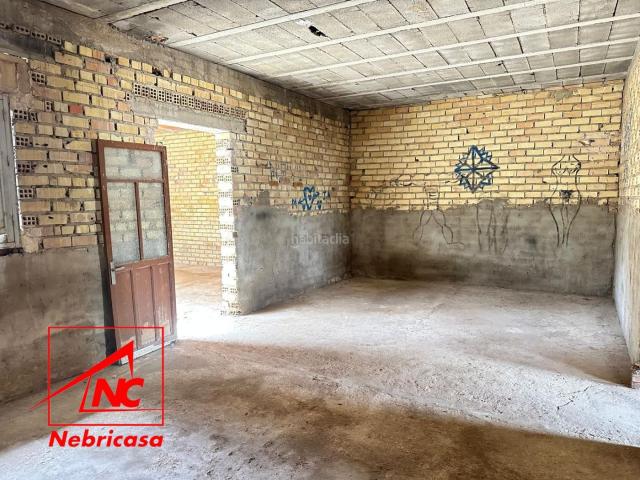 Casa en venta en Lebrija. Casa en bruto con patio de 50 mBuscas una casa para diseñarla completamente a tu gusto? Esta vivienda en bruto te ofrece la oportu. Casas.