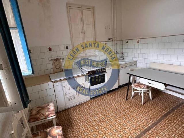 Casa en venta en León, Oteruelo. Casa independiente a la venta en Oteruelo de la Valdoncina León. Casas.