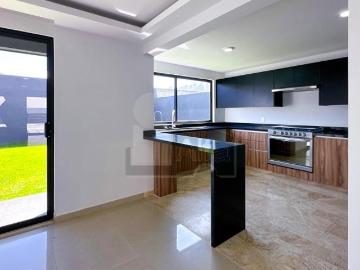 Casa en venta en Lerma con amplio jardín de 80m2 y cerca del Club de Gol Los Encinos