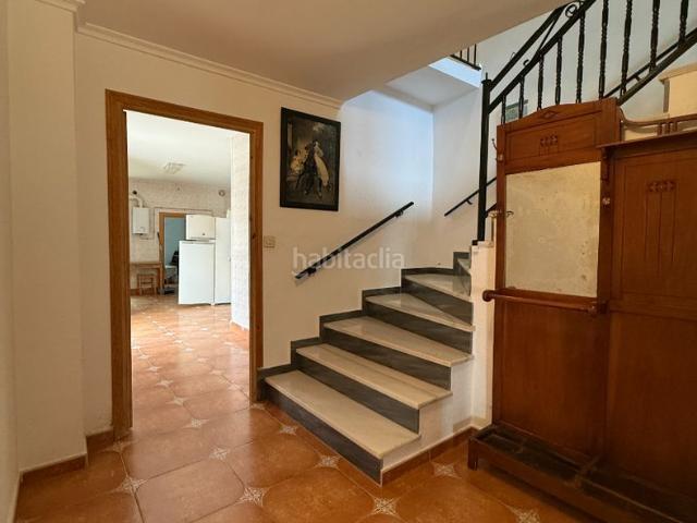 Casa en venta en Lezuza. Casa con encanto y grandes dimensiones en Plaza del Cristo, Lezuza. Casas.